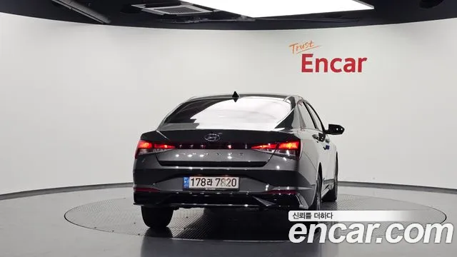 Hyundai AVANTE Avante (CN7) — Фото автомобиля 3