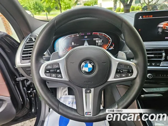 BMW X4 xDrive20i Individual — Фото автомобиля 16
