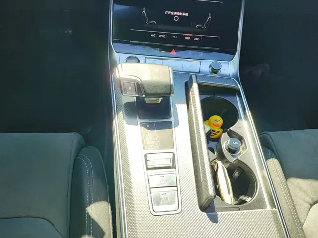 Audi A6L — Фото автомобиля 13