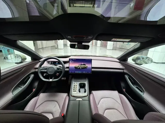Xiaomi SU7 — Фото автомобиля 15