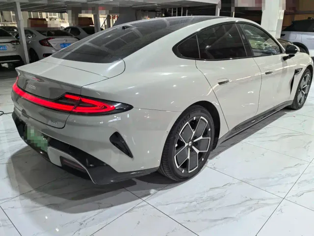 Xiaomi SU7 — Фото автомобиля 5