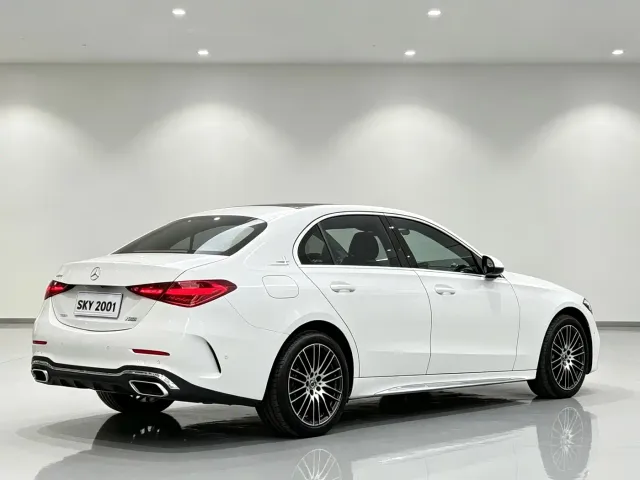 Mercedes-Benz C-Class — Фото автомобиля 4