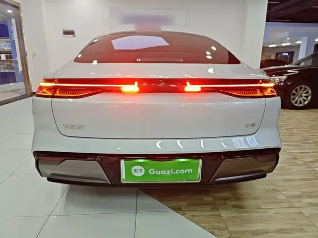 Geely Galaxy E8 — Фото автомобиля 5