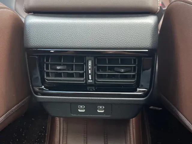 Honda Inspire Hybrid — Фото автомобиля 18