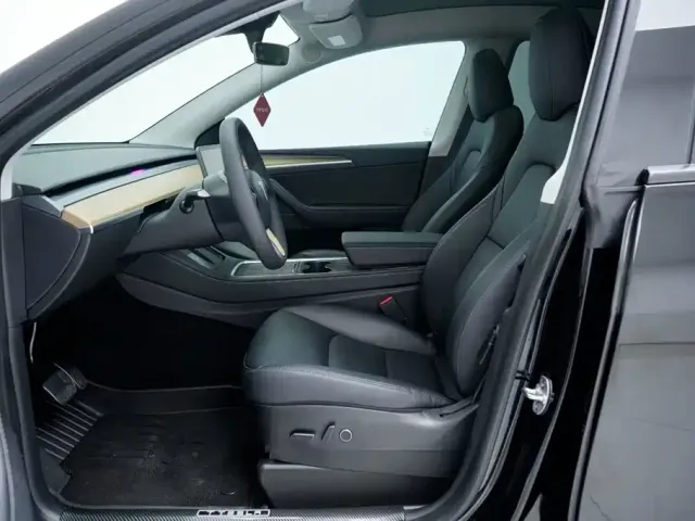 Tesla Model Y 2022 Facelift Rear-Wheel Drive Version — Фото автомобиля 18