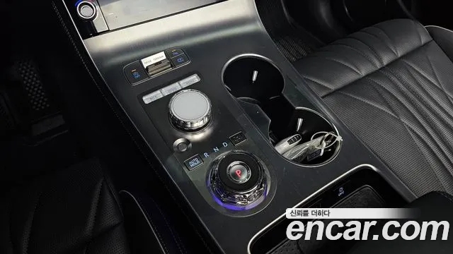 Genesis GV70 — Фото автомобиля 9