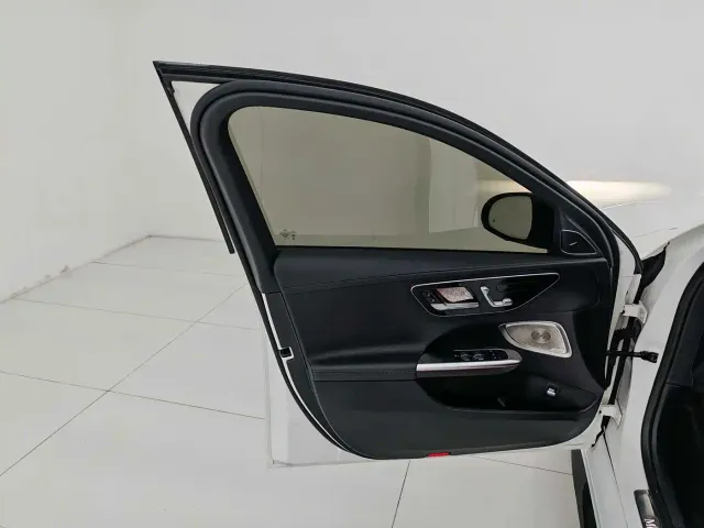 Mercedes-Benz C-Class — Фото автомобиля 10