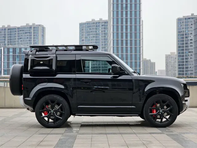 Land Rover Defender — Фото автомобиля 3