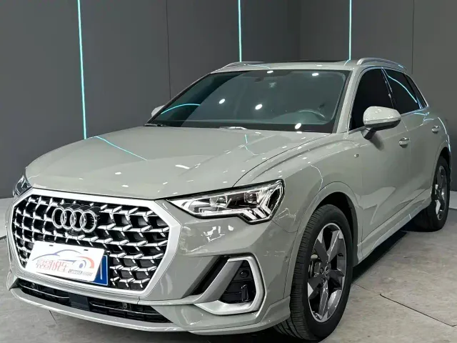 Фотография автомобиля — Audi Q3