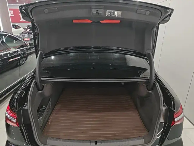 Audi A6L — Фото автомобиля 18