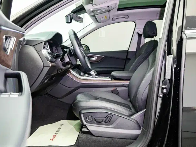 Audi Q7 — Фото автомобиля 8