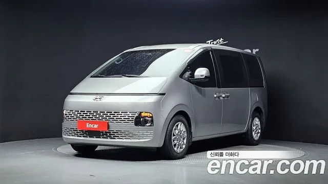 Фотография автомобиля — Hyundai Staria