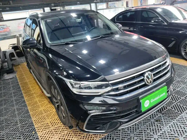 Volkswagen Tiguan L — Фото автомобиля 3
