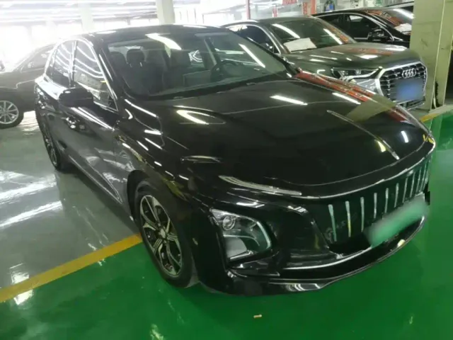Hongqi E-QM5 — Фото автомобиля 3