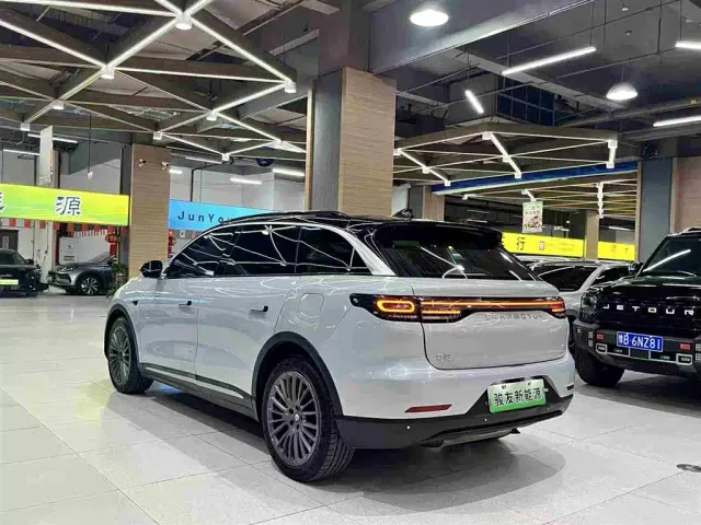 Leapmotor C11 — Фото автомобиля 4