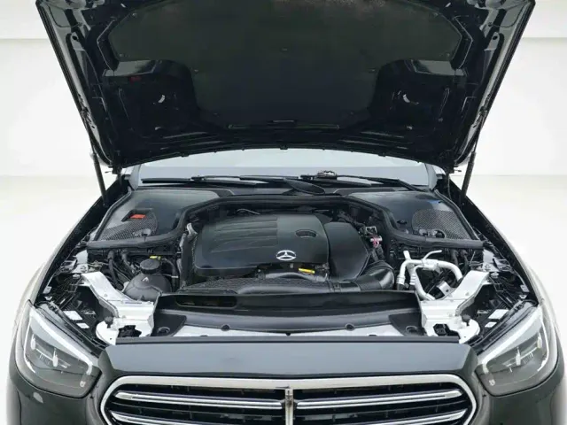 Mercedes-Benz E-Class — Фото автомобиля 7