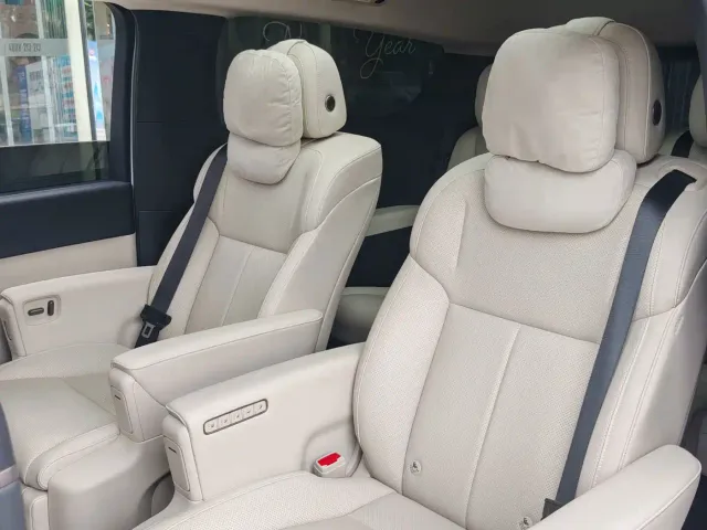 Li Auto MEGA — Фото автомобиля 15