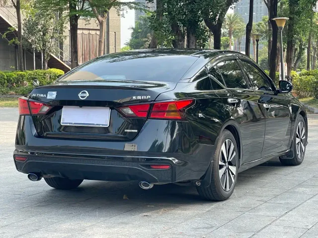 Nissan Teana — Фото автомобиля 13
