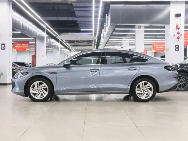 Volkswagen Lamando — Фото автомобиля 3