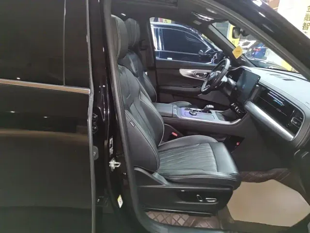GAC Trumpchi GS8 — Фото автомобиля 24