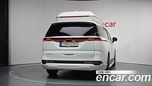 Kia Carnival 4th Gen — Фото автомобиля 4
