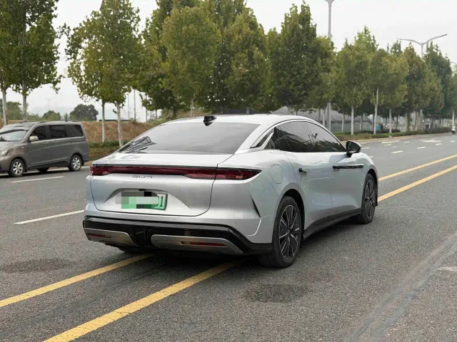 BYD Han — Фото автомобиля 8
