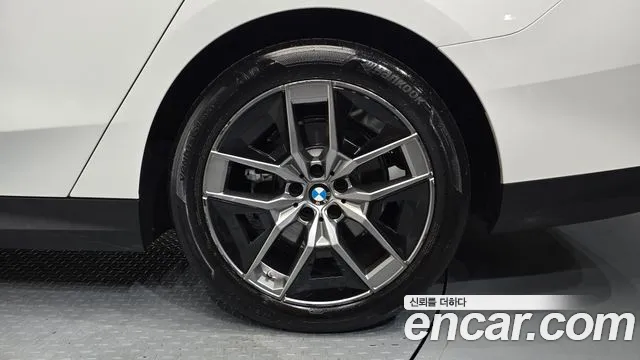 BMW 5-Series — Фото автомобиля 19