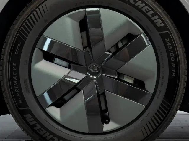 Li Auto MEGA — Фото автомобиля 20