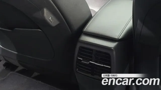 Kia Niro — Фото автомобиля 29