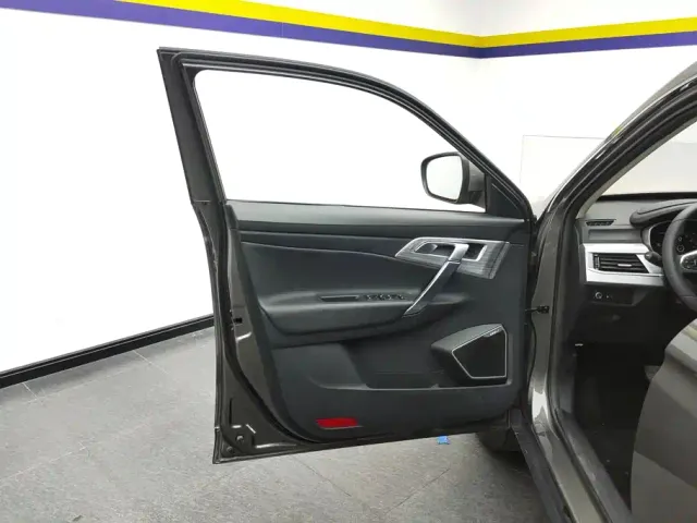 Geely Boyue — Фото автомобиля 7