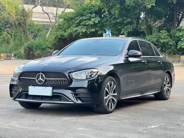 Mercedes-Benz E-Class — Фото автомобиля 6