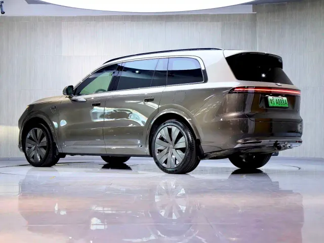 Li Auto L9 — Фото автомобиля 3