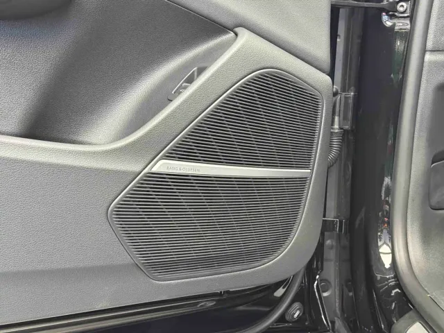Audi Q8 — Фото автомобиля 10