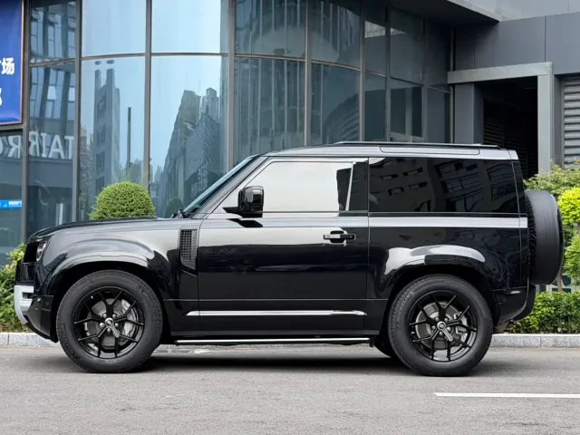 Land Rover Defender — Фото автомобиля 5