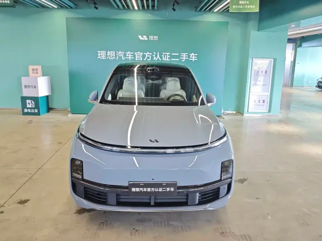 Li Auto L8 — Фото автомобиля 2