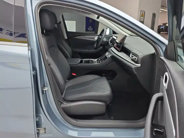 Geely Galaxy Stellar 6 — Фото автомобиля 8