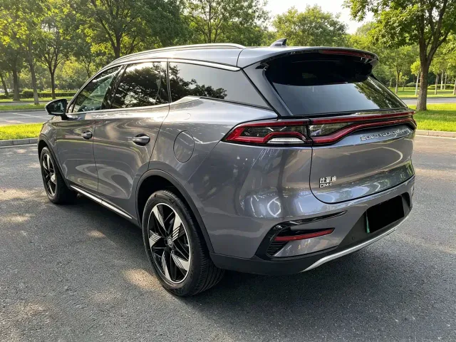 BYD Tang — Фото автомобиля 4
