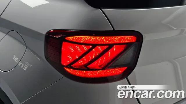 Hyundai Venue — Фото автомобиля 23