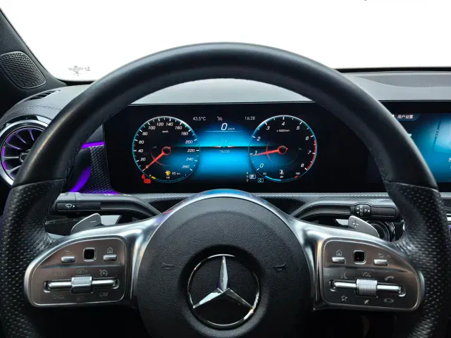 Mercedes-Benz A-Class — Фото автомобиля 12