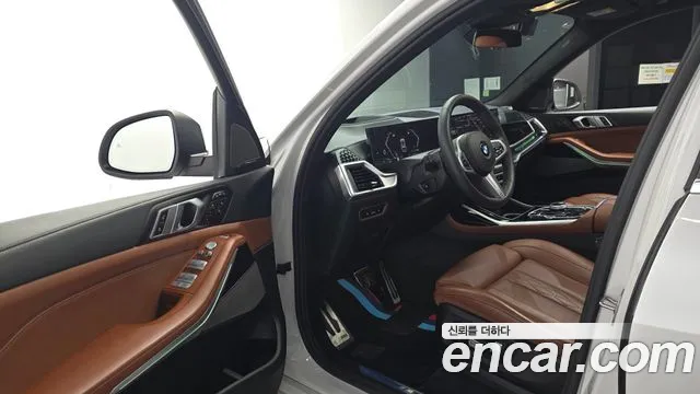BMW X7 — Фото автомобиля 9