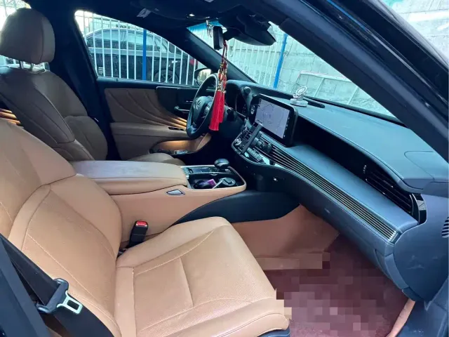 Lexus LS — Фото автомобиля 7