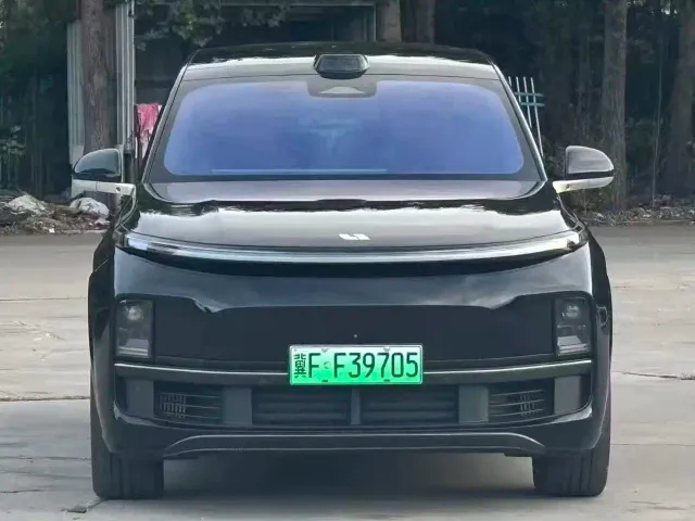 Li Auto L9 — Фото автомобиля 2