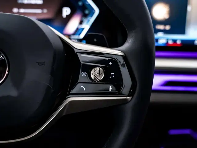 BMW 5 Series — Фото автомобиля 26