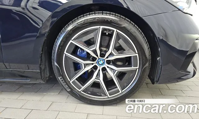 BMW i5 G60 — Фото автомобиля 6