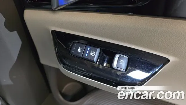 Kia Carnival Generation 4 — Фото автомобиля 19