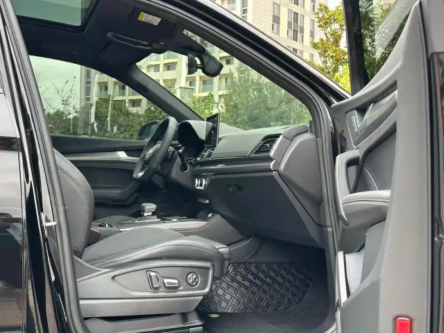 Audi Q5L — Фото автомобиля 11