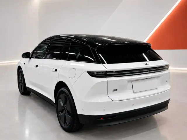 Li Auto i6 — Фото автомобиля 4