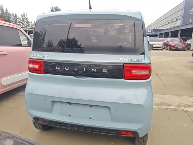 Wuling Hongguang Mini EV — Фото автомобиля 5