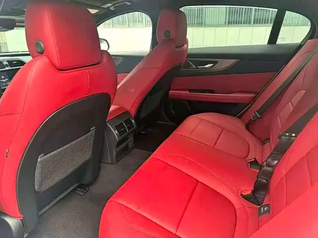 Jaguar XEL — Фото автомобиля 4
