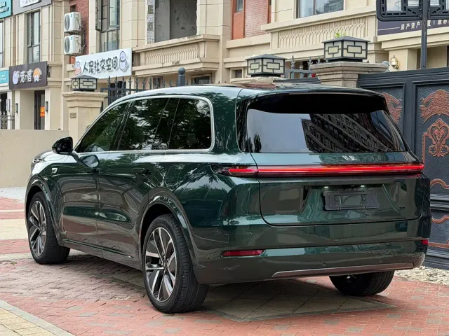 Li Auto L9 — Фото автомобиля 9
